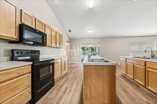 Foto del edificio - 11932 Chester Creek Rd