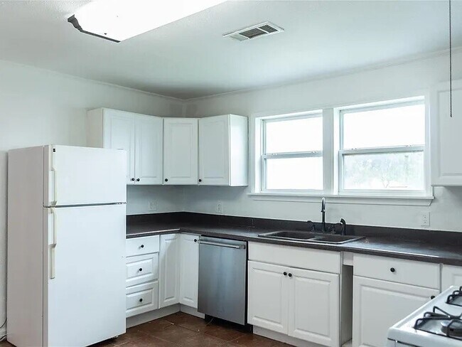 Foto del edificio - 5311 Perry Ave