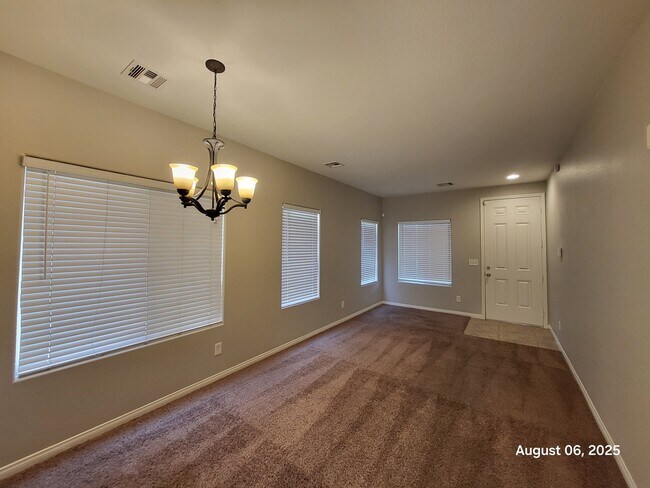 Foto del edificio - 9361 Fitzwilliam Ave