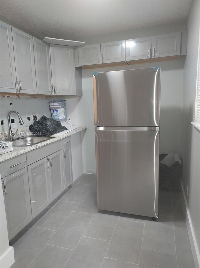 Building Photo - 808 SW 14th Terrace