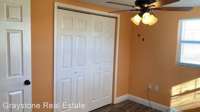 Building Photo - 3 br, 1.5 bath House - 4615 Irene Loop