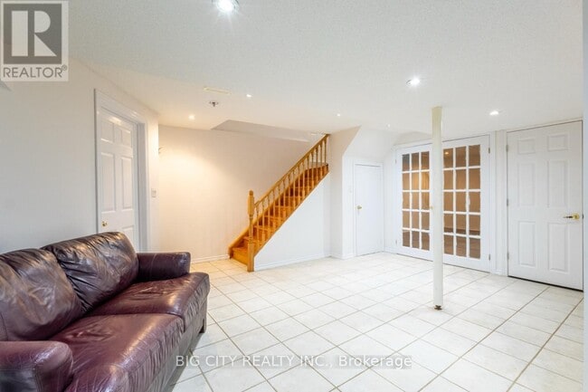 Building Photo - 65 Jordanray Blvd