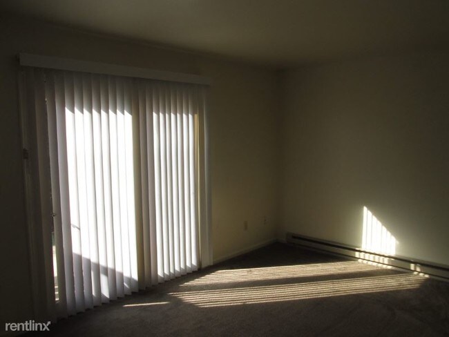 Building Photo - 2 br, 1.5 bath Townhome - 955 Orchard Drive