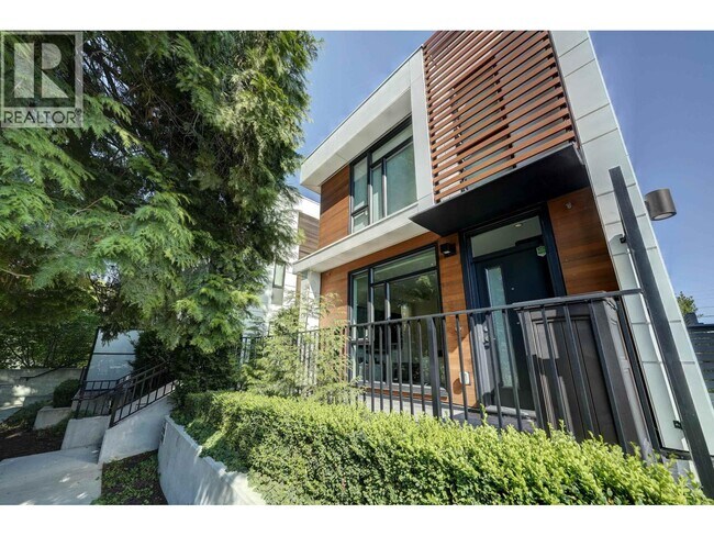 Building Photo - 7358 Granville St