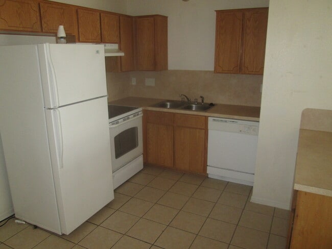Building Photo - 809 Leifester Cir
