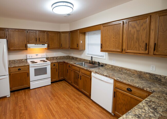 Building Photo - 122 Pierre Pl