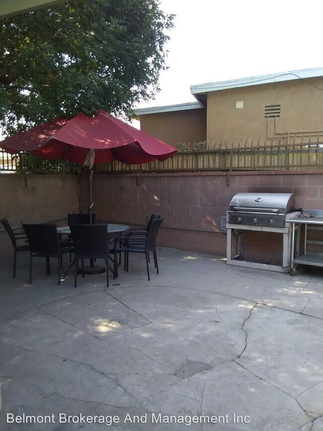 Foto del edificio - 6151-6163 Linden Ave