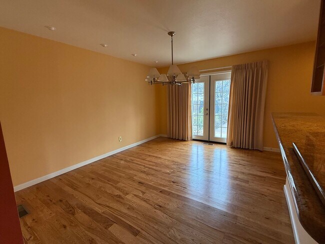 Foto del edificio - Beautiful expansive home for lease