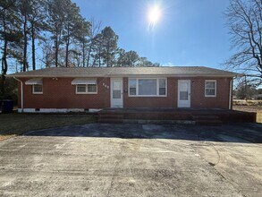 Building Photo - 200 Kitt Dr