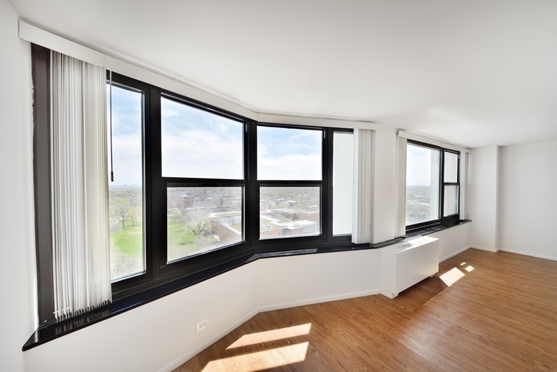 Photo - 7447 S South Shore Dr (Chicago, IL)