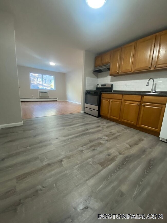 Building Photo - 134 Willard St