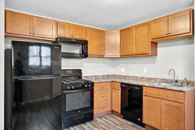 Building Photo - 2 Canary Ct