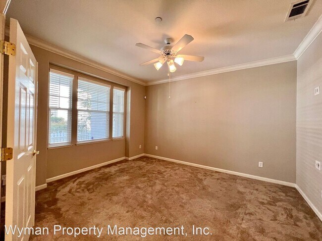 Building Photo - 3 br, 3 bath House - 720 Wintergreen Court