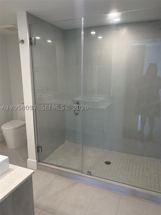 Foto del edificio - 13800 Highland Dr