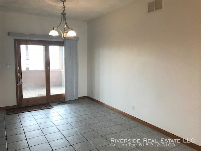 Building Photo - Beautiful 3 bedroom house on corner lot!