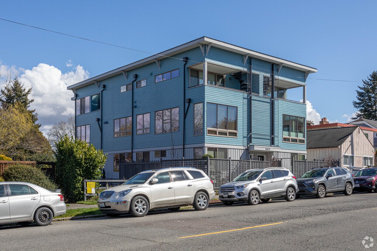 Building Photo - 1606 California Ave