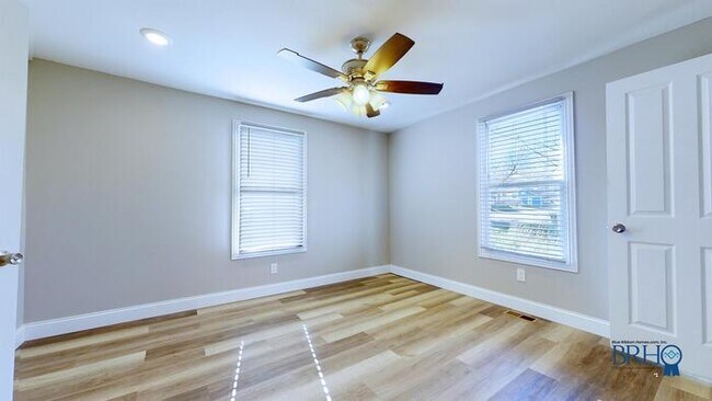 Foto del edificio - 1311 W Baxter Ave