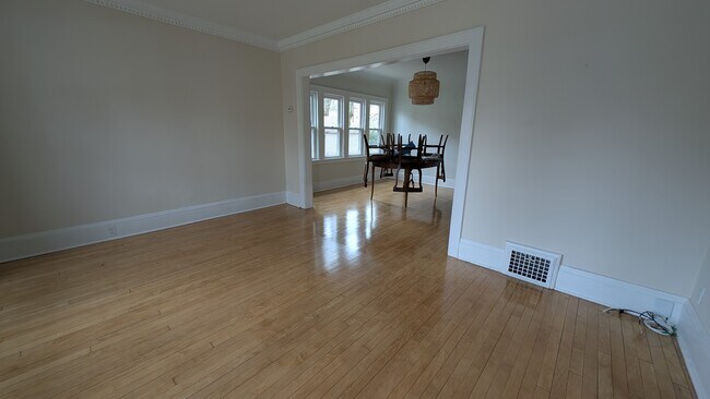 Foto del edificio - 569 N 65th St