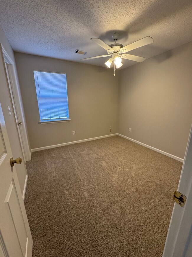 Foto del edificio - Spacious 4-Bedroom Home in Grovetown Cul-de-Sac with Fenced Yard & Covered Patio