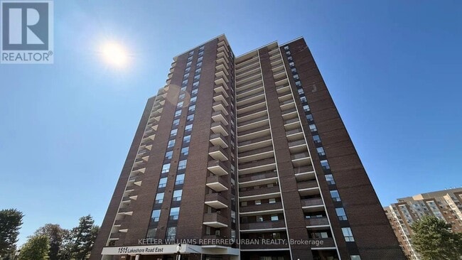Photo du bâtiment - 1515 Lakeshore Rd E