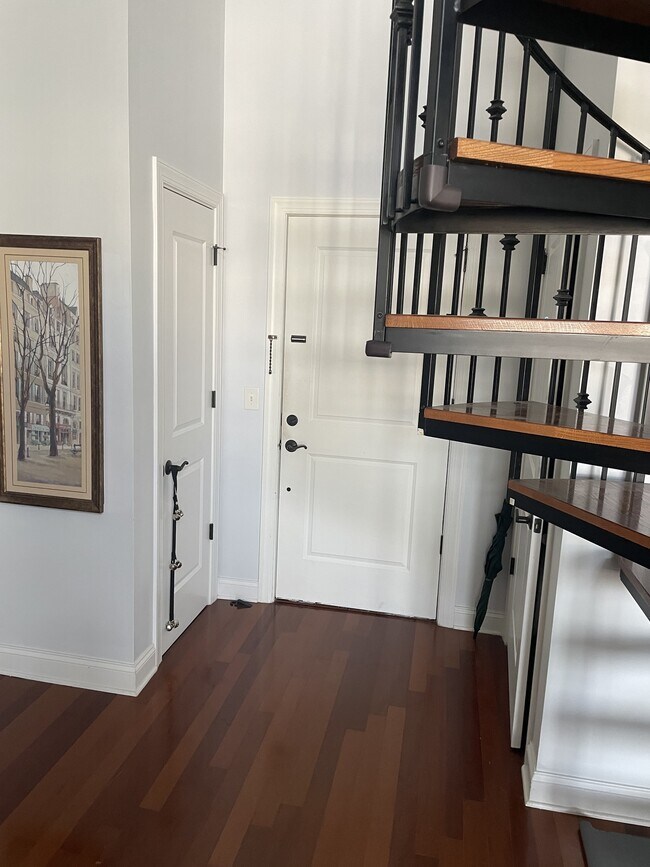 Entrance - 21 George St