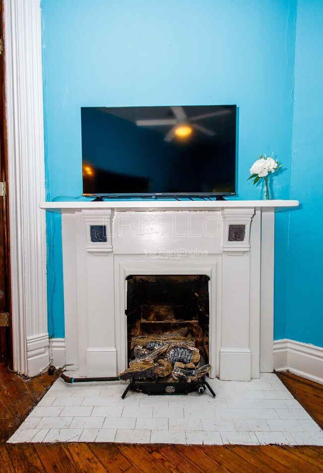 Foto del edificio - 710 Rubel Ave