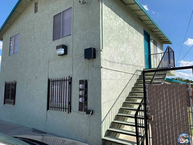 Foto del edificio - 265 B St