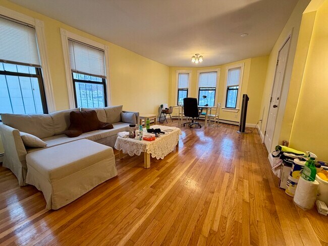 Foto del edificio - 43 Thorndike St