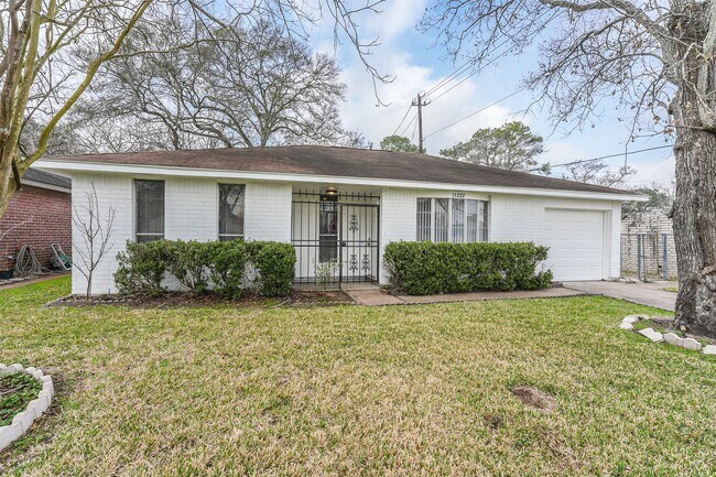 Foto del edificio - 15222 Wickbriar Dr
