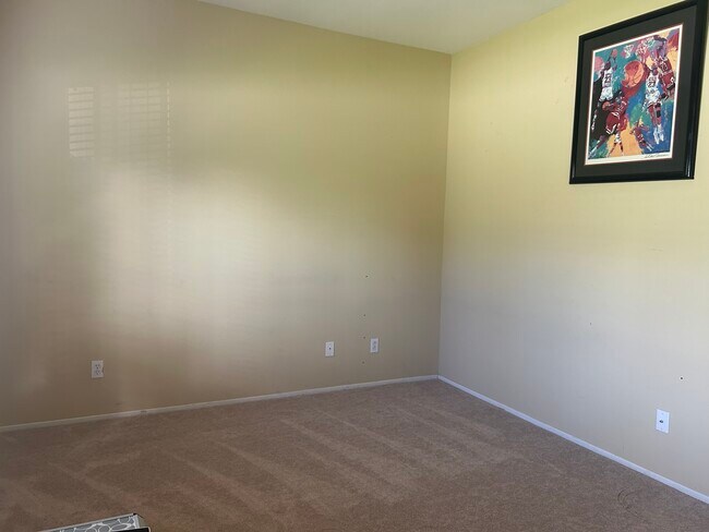 Building Photo - 1000 Driftwood Cir