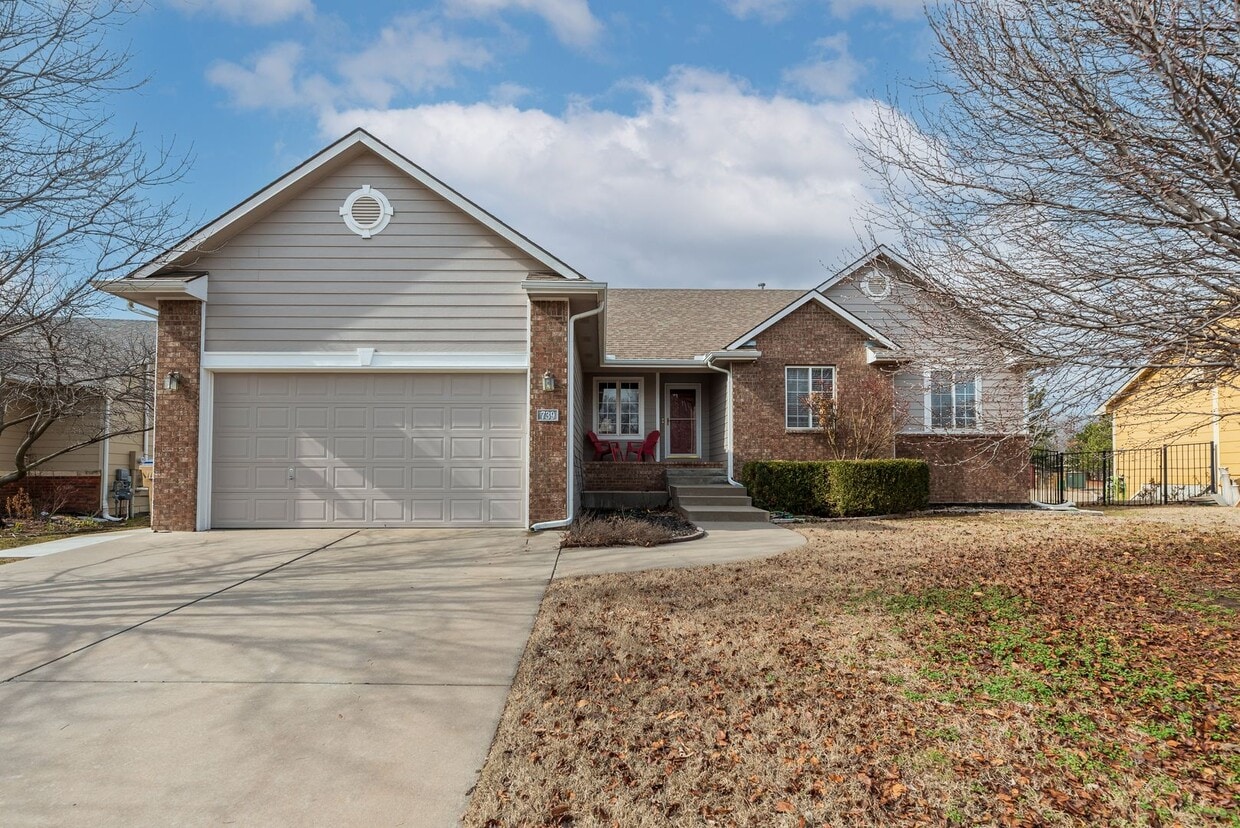 Stunning 4 Bed 3 Bath In Quiet Culdesac House Rental in Andover, KS