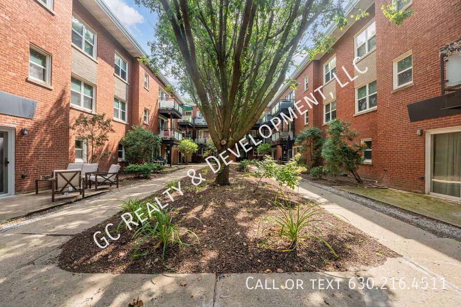 Foto principal - 6429 N Damen Ave