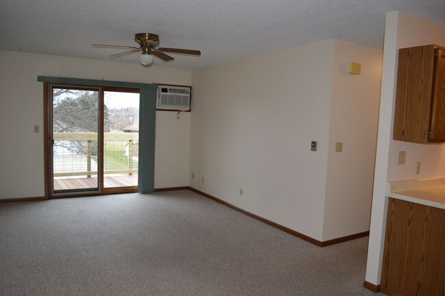 Building Photo - Two Bedroom Condo For Rent