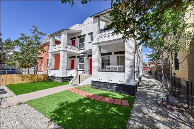 Building Photo - 615 Arizona Ave