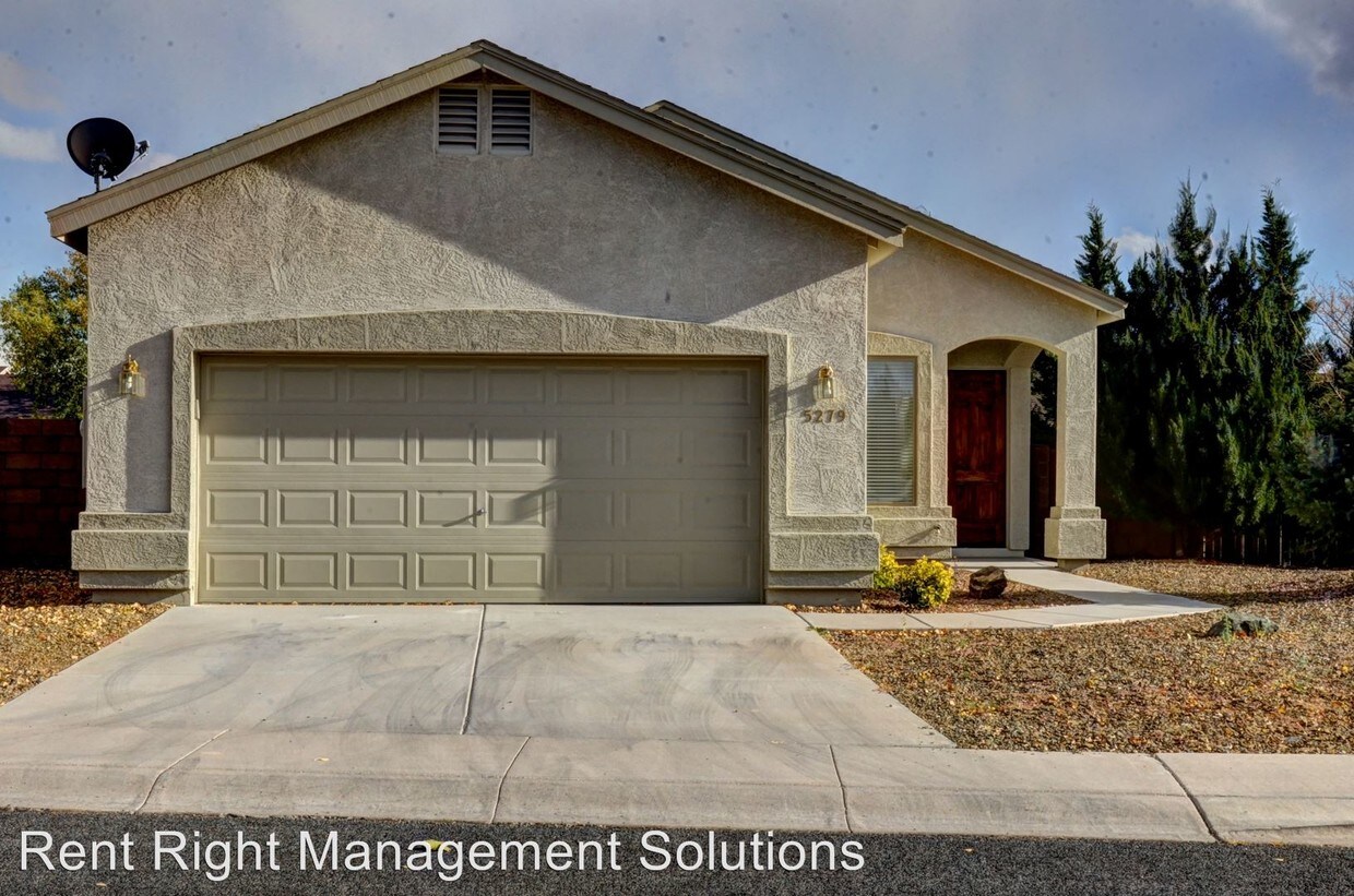 Foto principal - 3 br, 2 bath House - 5279 N. Willoughby Drive