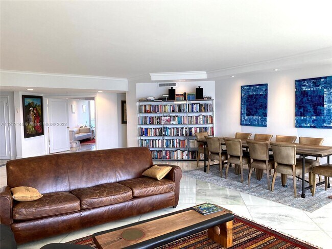 Foto del edificio - 2600 E Island Blvd