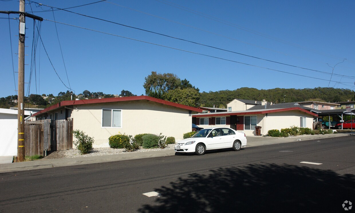 Primary Photo - 5441 Glenn Ave