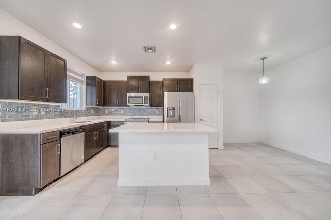 Foto del edificio - 1090 SE 23rd Ave