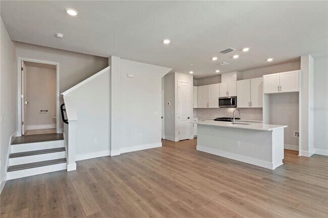 Building Photo - 1595 Springwell Ln