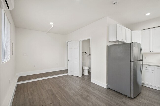 Foto del edificio - 5905 Whitnall Hwy