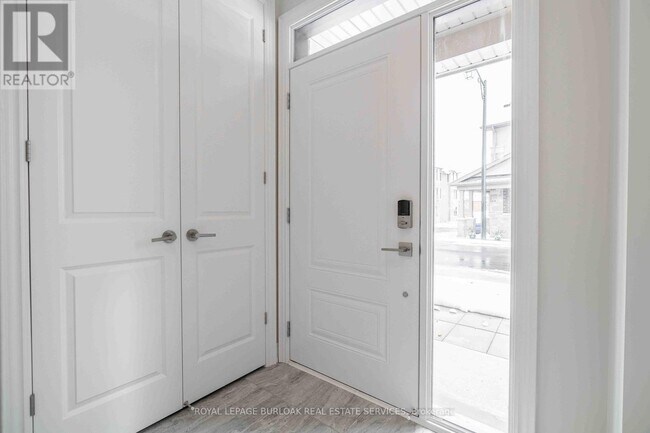 Building Photo - 2184 Postmaster Dr