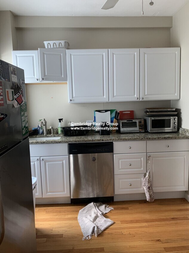 Foto principal - 515 Medford St