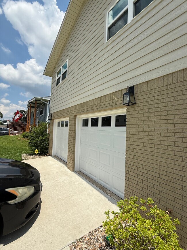 Building Photo - 7 Pleasant Cove