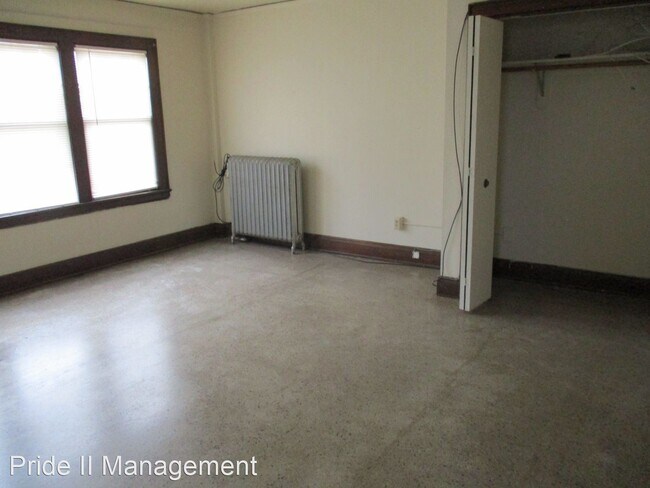 Foto del edificio - 2 br, 1 bath Apartment - 2912 W Wells St