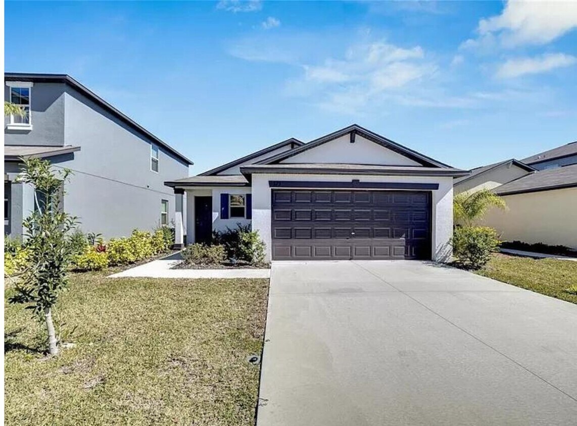 Primary Photo - 573 Argyll Dr