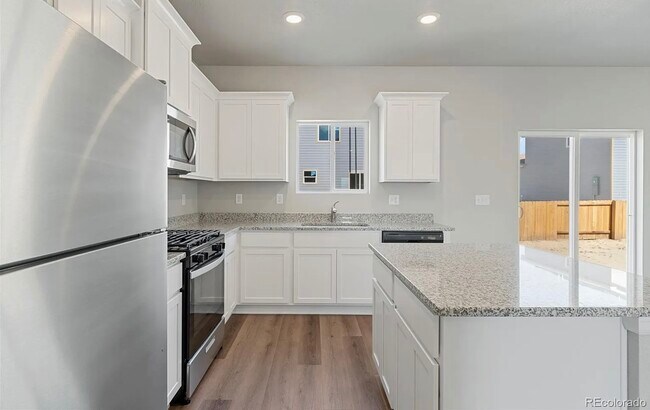 Cocina - 7330 Green River Ave