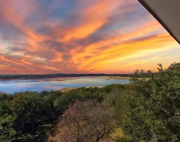 Foto del edificio - Overlooking Lake Travis Rental