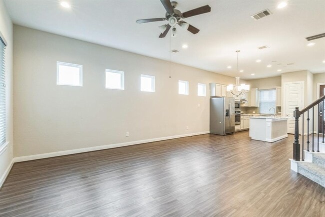 Building Photo - 3202 Cache Crossing Dr