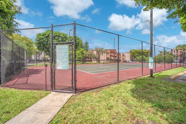 Foto del edificio - 685 W Park Dr