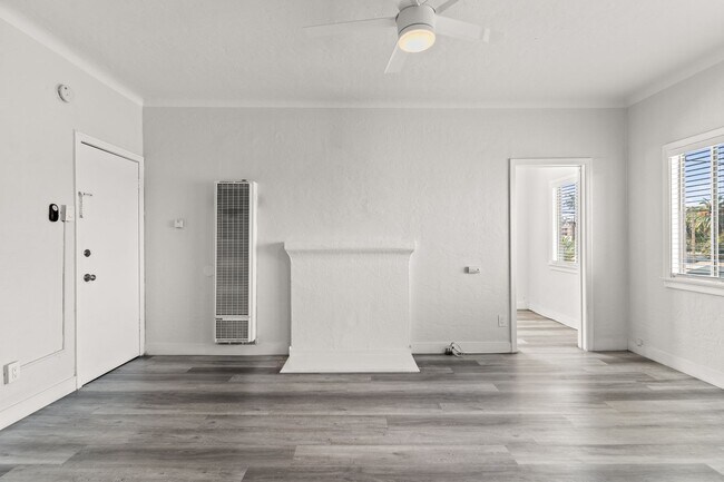 Foto del edificio - 608 W 6th St